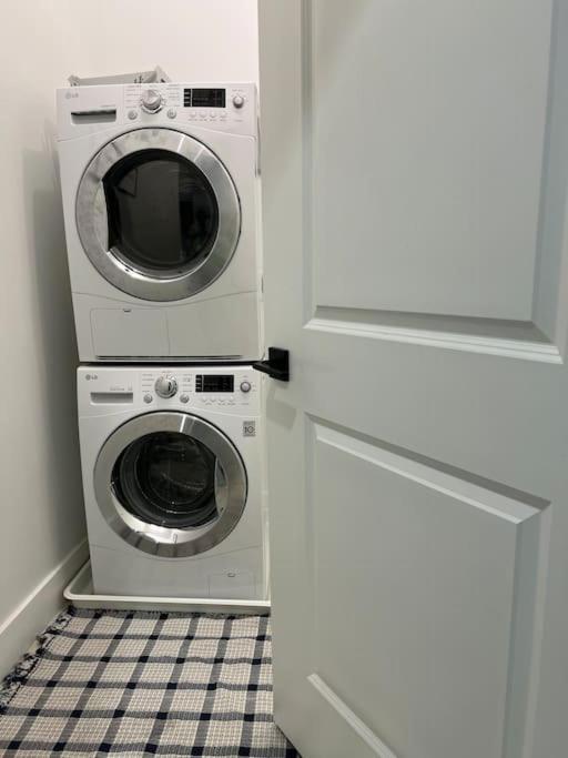 Cozy, High Rise, Large Studio Facing Downtown . Apartment Baltimore Luaran gambar