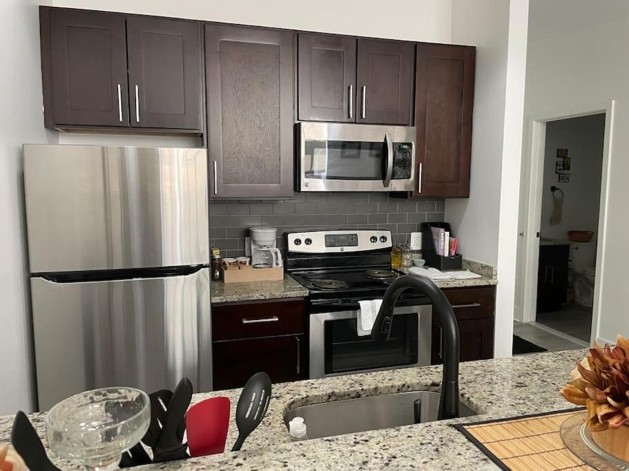 Cozy, High Rise, Large Studio Facing Downtown . Apartment Baltimore Luaran gambar